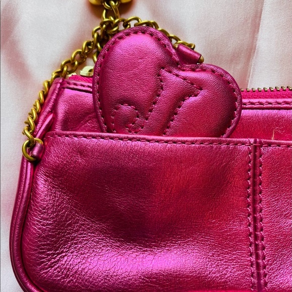 Juicy Couture pink metallic leather wristlet Y2K - Picture 10 of 17